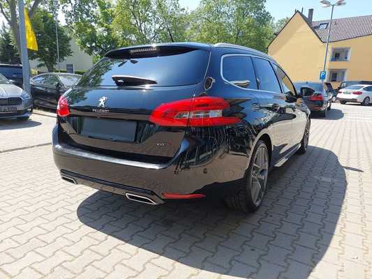 Mieten Sie schöne Fahrzeuge in Biel günstige Konditionen